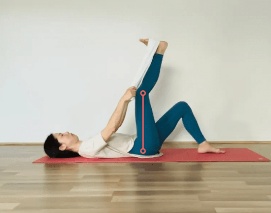 ”도수치료사가 해고될 각오로 밝힌” 수건 하나로 틀어진 몸 교정하는 방법